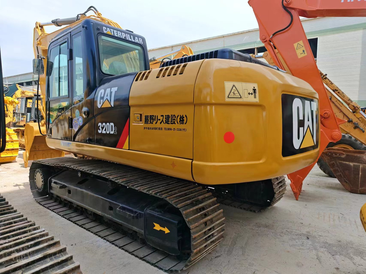 CATERPILLAR CAT 320D2 - Гусеничный экскаватор: фото 1 CATERPILLAR CAT 320D2 - Гусеничный экскаватор: фото 1