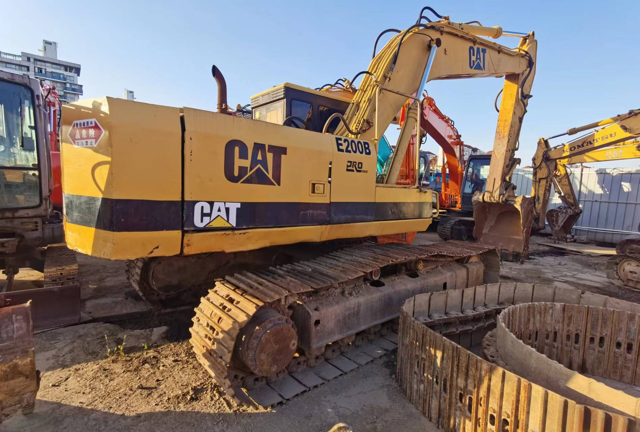 CATERPILLAR E200B - Гусеничный экскаватор: фото 1 CATERPILLAR E200B - Гусеничный экскаватор: фото 1