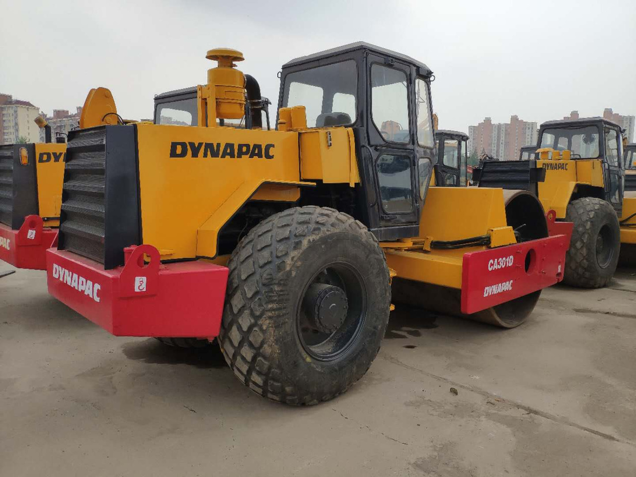 DYNAPAC CA301D - Дорожный каток: фото 1 DYNAPAC CA301D - Дорожный каток: фото 1