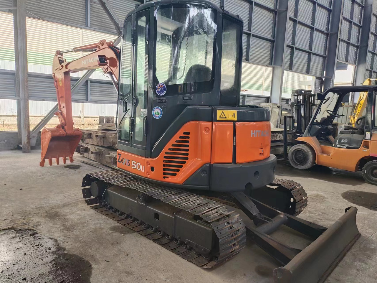 HITACHI ZX50U - Мини-экскаватор: фото 2 HITACHI ZX50U - Мини-экскаватор: фото 2