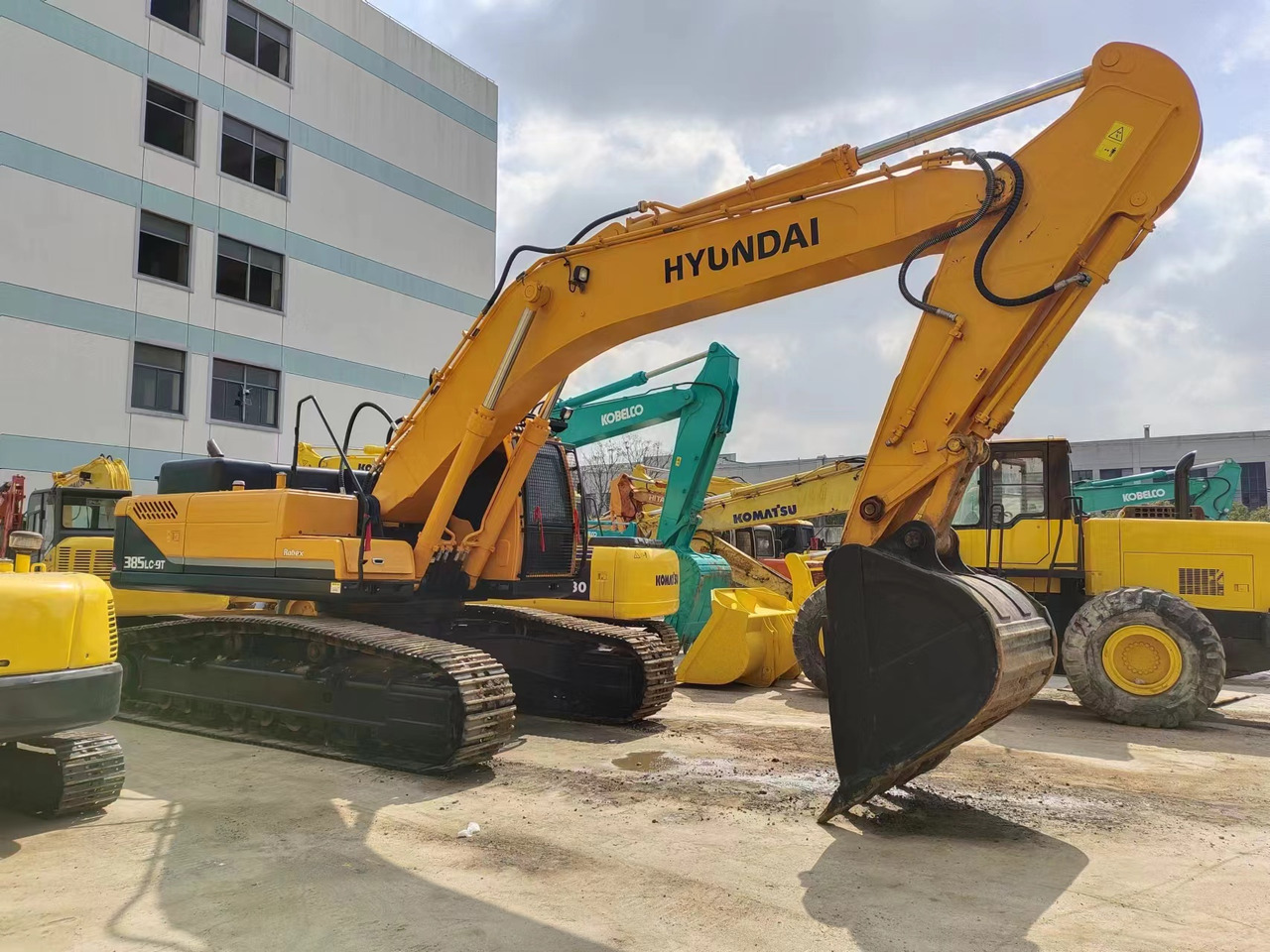 Hyundai R385LC-9T - Гусеничный экскаватор: фото 1