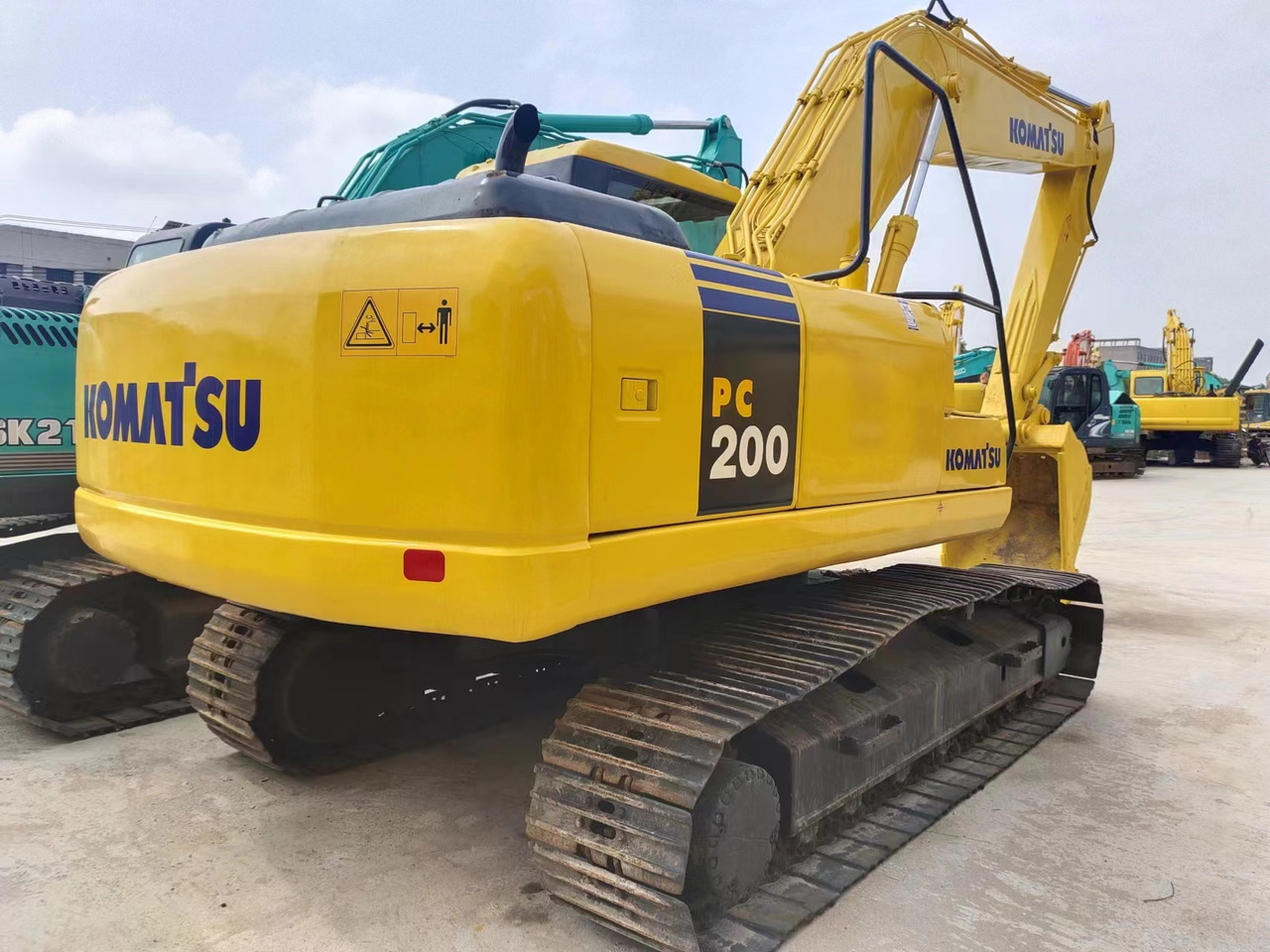KOMATSU PC200-7 - Гусеничный экскаватор: фото 2 KOMATSU PC200-7 - Гусеничный экскаватор: фото 2