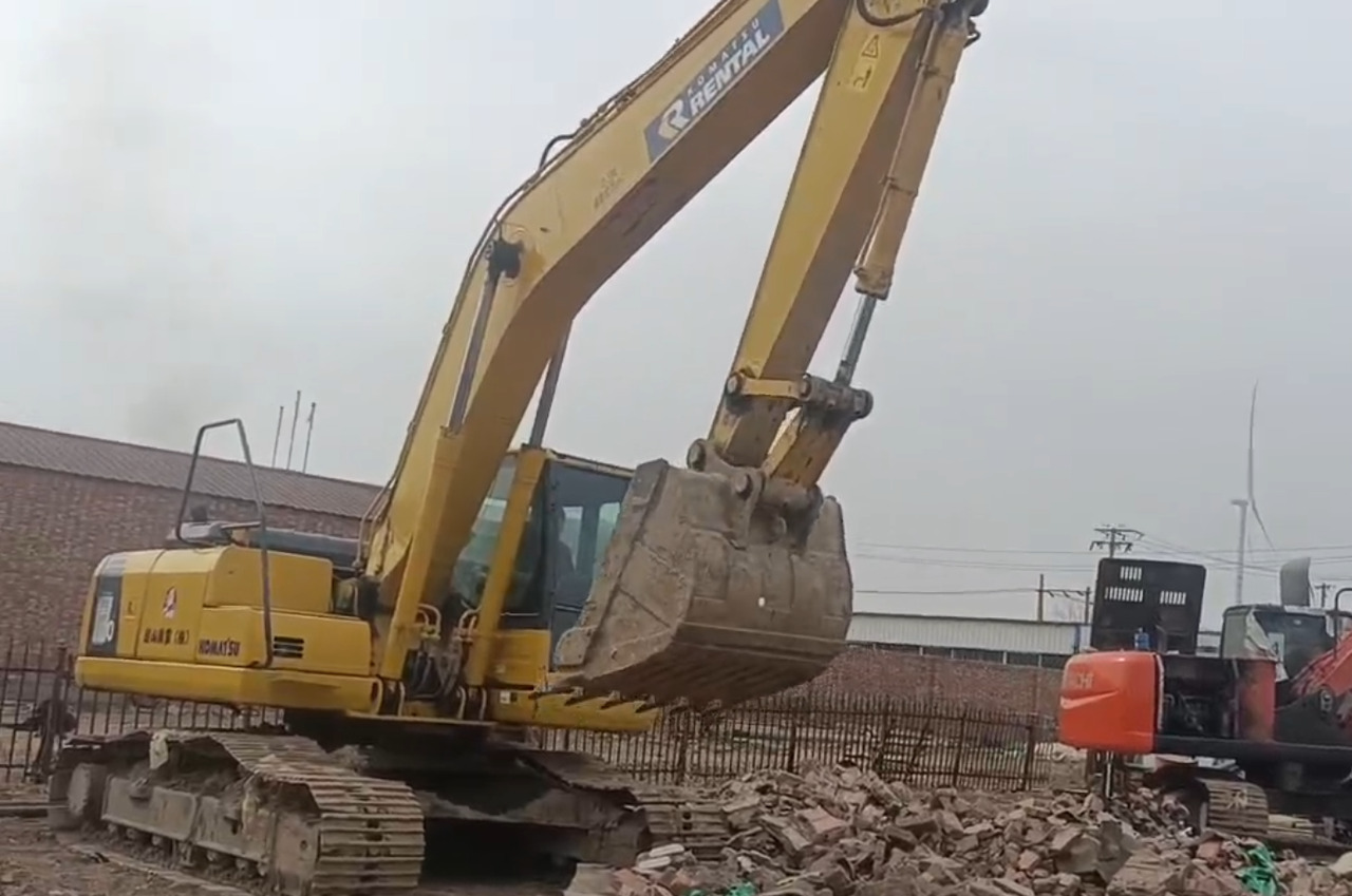 KOMATSU PC200-8N1 - Гусеничный экскаватор: фото 1 KOMATSU PC200-8N1 - Гусеничный экскаватор: фото 1