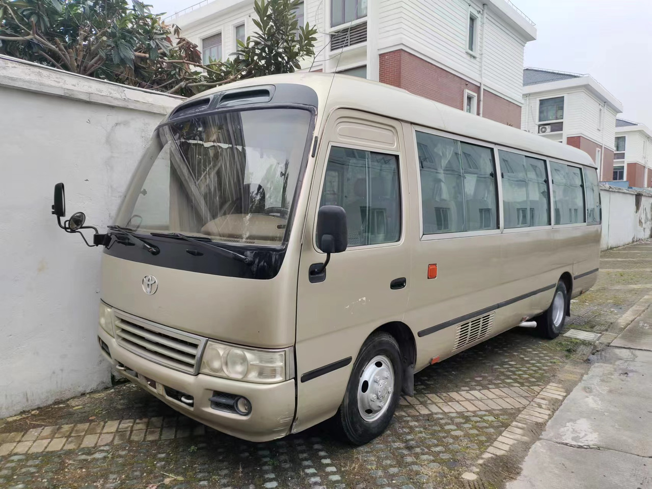 TOYOTA Coaster - Пригородный автобус: фото 1 TOYOTA Coaster - Пригородный автобус: фото 1