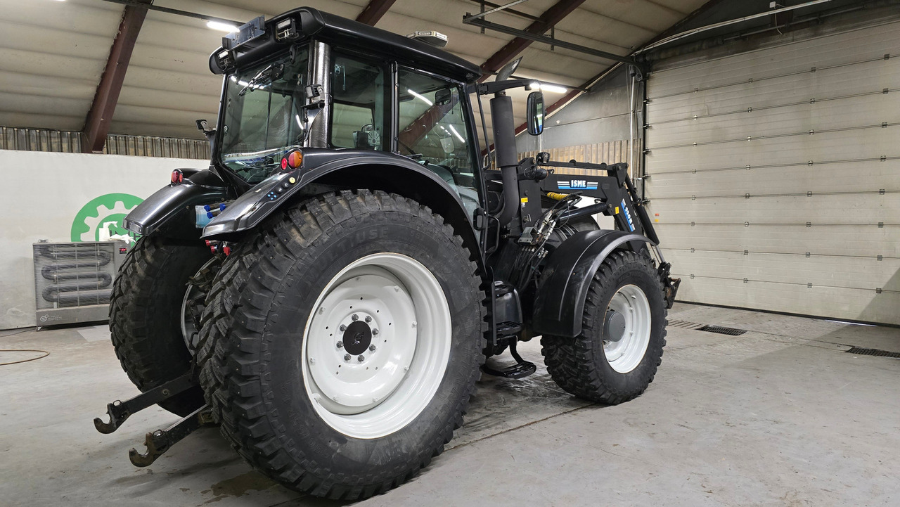 Valtra T182 - Трактор: фото 5 Valtra T182 - Трактор: фото 5