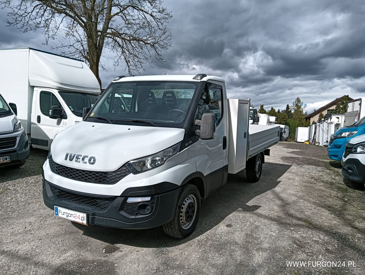 IVECO DAILY 35S11 SKRZYNIA PAKA SKRZYNKA NARZĘDZIOWA NR 727 - Малотоннажный бортовой грузовик: фото 1 IVECO DAILY 35S11 SKRZYNIA PAKA SKRZYNKA NARZĘDZIOWA NR 727 - Малотоннажный бортовой грузовик: фото 1