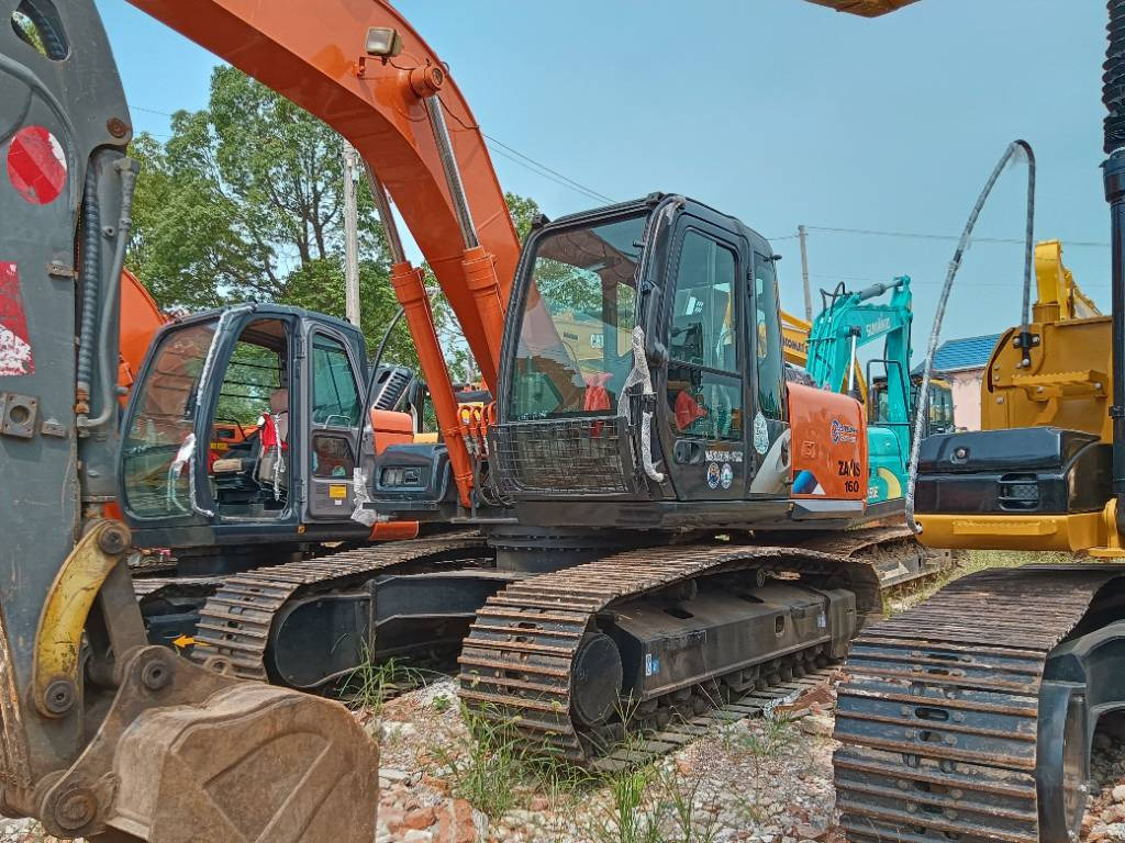 Гусеничный экскаватор Hitachi ZX 160: фото 1 Гусеничный экскаватор Hitachi ZX 160: фото 1