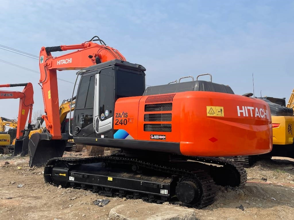 Hitachi ZX 240 - Гусеничный экскаватор: фото 1 Hitachi ZX 240 - Гусеничный экскаватор: фото 1