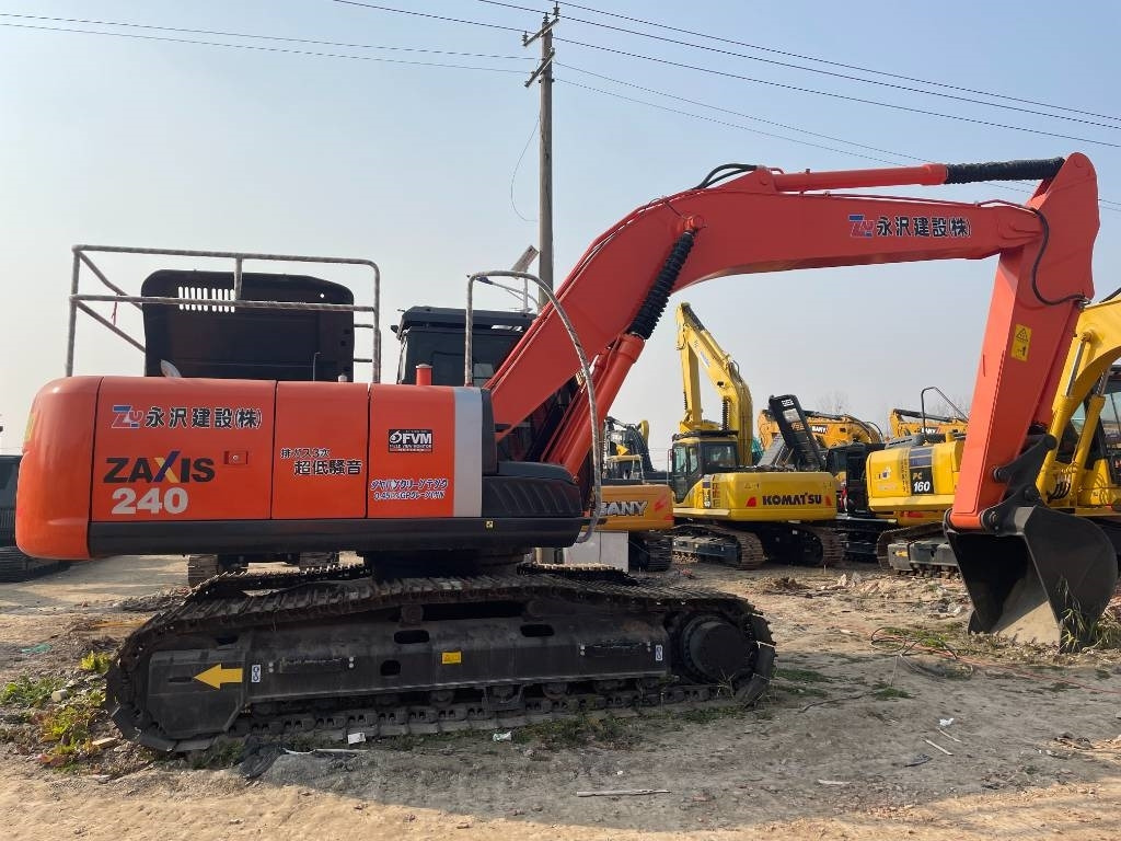 Hitachi ZX 240 - Гусеничный экскаватор: фото 1 Hitachi ZX 240 - Гусеничный экскаватор: фото 1