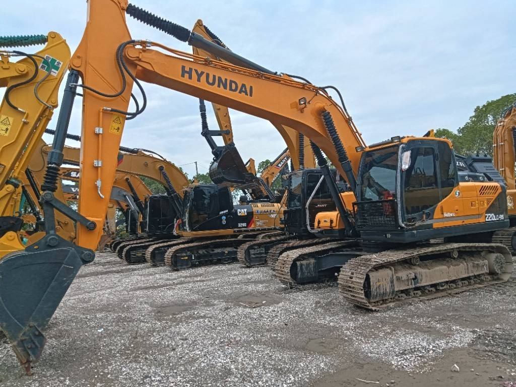 Hyundai R220-9S - Гусеничный экскаватор: фото 1 Hyundai R220-9S - Гусеничный экскаватор: фото 1