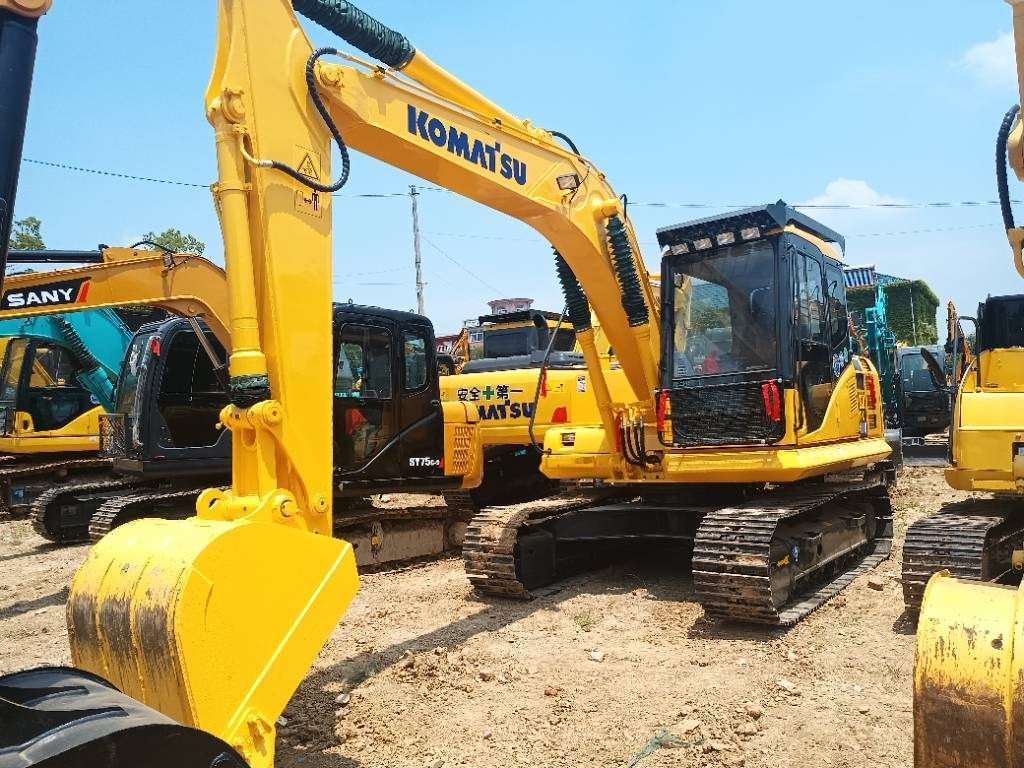 Komatsu PC 110 - Гусеничный экскаватор: фото 1 Komatsu PC 110 - Гусеничный экскаватор: фото 1