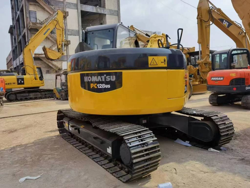Гусеничный экскаватор Komatsu PC 128 US: фото 1 Гусеничный экскаватор Komatsu PC 128 US: фото 1