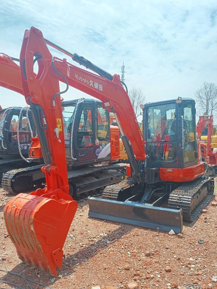 Kubota KX 165 - Гусеничный экскаватор: фото 1 Kubota KX 165 - Гусеничный экскаватор: фото 1