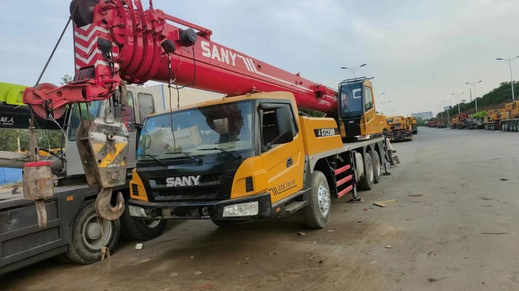 Sany STC 250 H - Вседорожный кран: фото 1 Sany STC 250 H - Вседорожный кран: фото 1