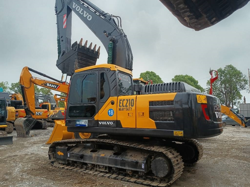 Volvo EC 210 - Гусеничный экскаватор: фото 1 Volvo EC 210 - Гусеничный экскаватор: фото 1