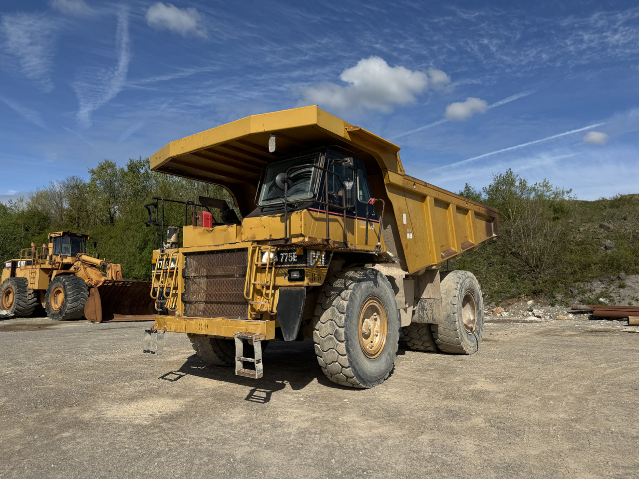 2004 CAT 775E - Карьерный самосвал: фото 1 2004 CAT 775E - Карьерный самосвал: фото 1
