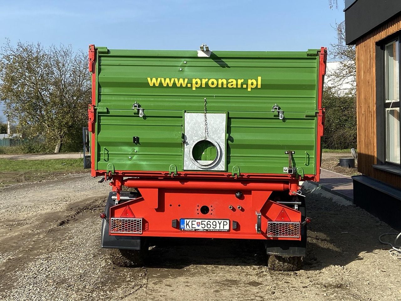 Pronar T, Traktorový náves + šnek, 663/4 - Сельскохозяйственный прицеп-самосвал: фото 4 Pronar T, Traktorový náves + šnek, 663/4 - Сельскохозяйственный прицеп-самосвал: фото 4