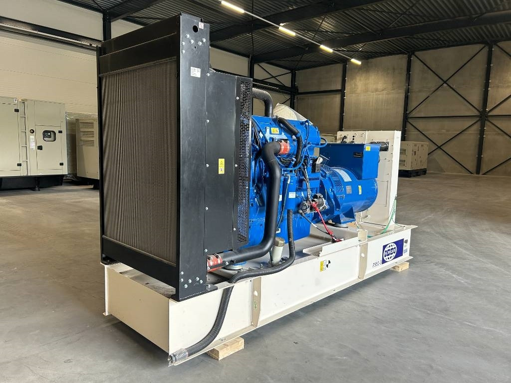 FG Wilson P550-3 - 550 kVA Open Genset - DPX-16020-O - Электрогенератор: фото 2 FG Wilson P550-3 - 550 kVA Open Genset - DPX-16020-O - Электрогенератор: фото 2