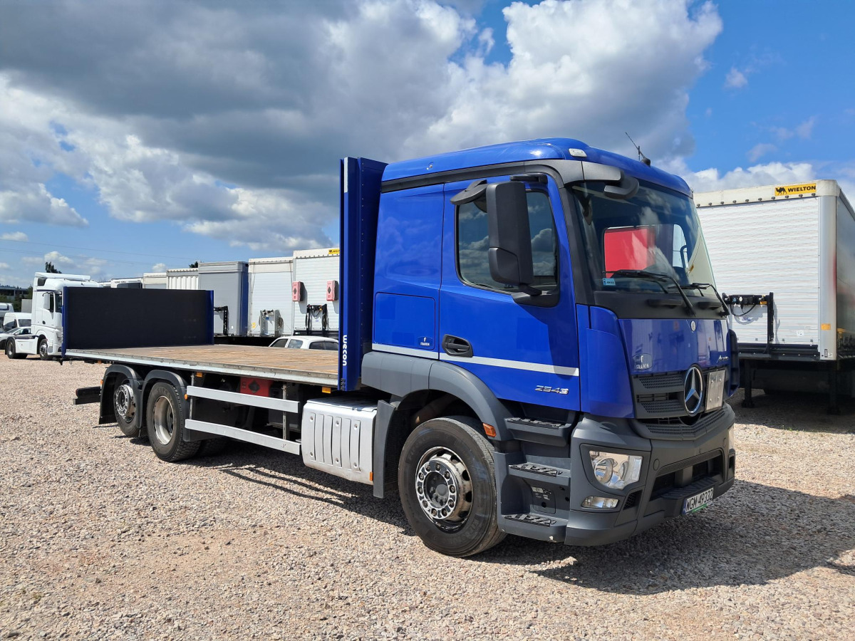 Тентованный грузовик MERCEDES BENZ ACTROS SOLÓWKA: фото 1 Тентованный грузовик MERCEDES BENZ ACTROS SOLÓWKA: фото 1