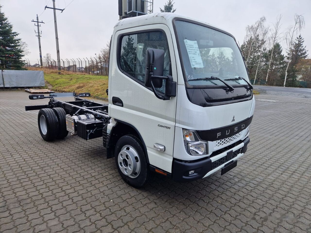 Mitsubishi Fuso Canter 6S15 - Грузовик-шасси: фото 1