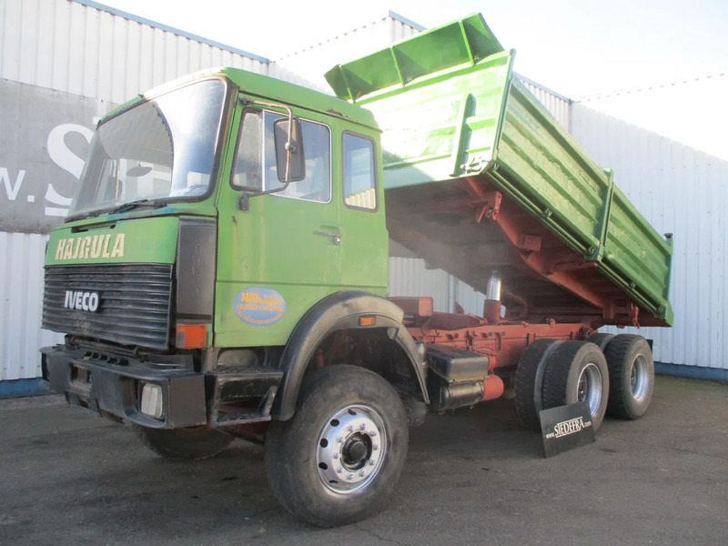 Iveco Magirus Deutz , 320 M 26 FK , V8 , ZF Manual , 3Way tipper , Spring suspension , Drum brakes - Самосвал: фото 1 Iveco Magirus Deutz , 320 M 26 FK , V8 , ZF Manual , 3Way tipper , Spring suspension , Drum brakes - Самосвал: фото 1