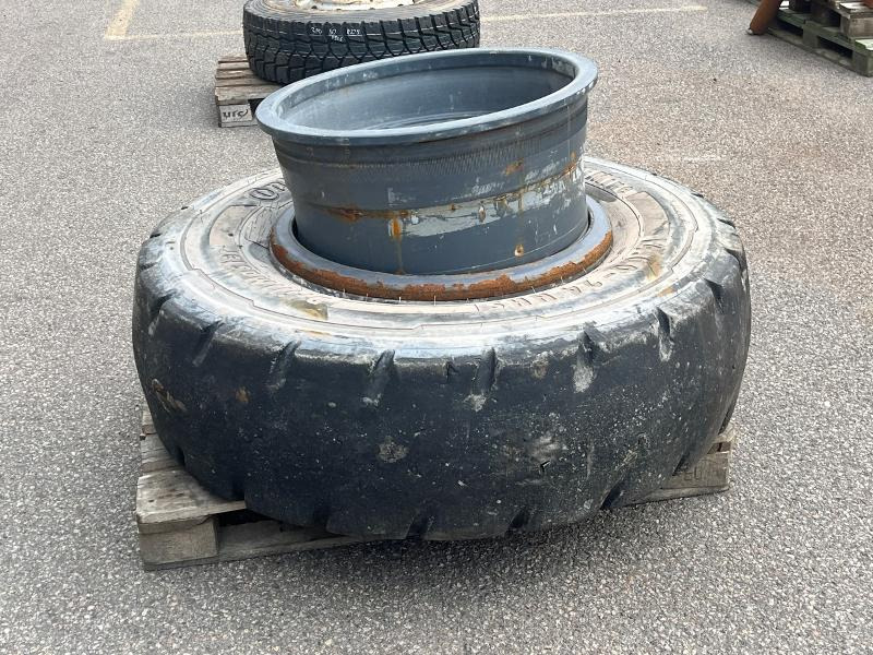 Continental Hjul 14.00-24 + Ekstra Felg - 10 og 12 Bolt - Навесное оборудование для Строительной техники: фото 1