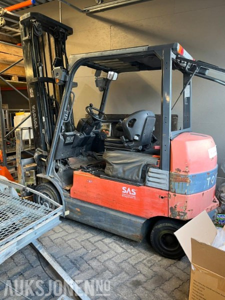 2007 Toyota 7FBMF35 3.5 tonn 5.5 meter løftehøyde Reparasjonsobjekt - Погрузочно-разгрузочная техника: фото 1 2007 Toyota 7FBMF35 3.5 tonn 5.5 meter løftehøyde Reparasjonsobjekt - Погрузочно-разгрузочная техника: фото 1