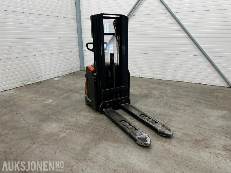 2011 BT SWE120L Truck - Snile - pallestabler - Sertifisert - Погрузочно-разгрузочная техника: фото 1 2011 BT SWE120L Truck - Snile - pallestabler - Sertifisert - Погрузочно-разгрузочная техника: фото 1