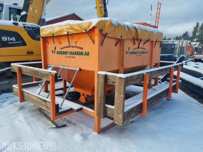 Strøgrus silo tårn sand/salt - Сельскохозяйственная техника: фото 1 Strøgrus silo tårn sand/salt - Сельскохозяйственная техника: фото 1