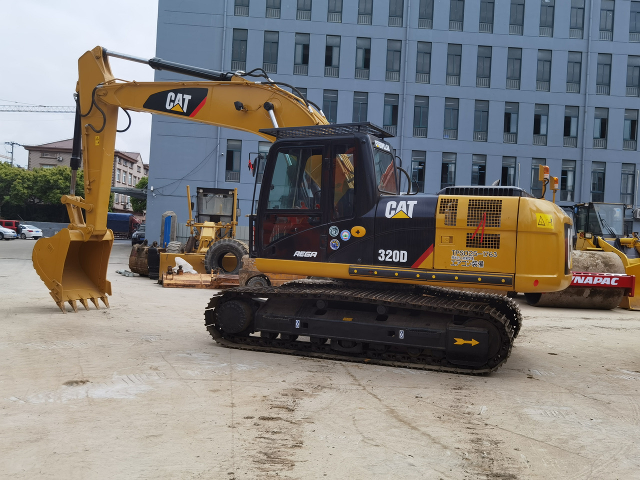 CATERPILLAR 320D - Гусеничный экскаватор: фото 1 CATERPILLAR 320D - Гусеничный экскаватор: фото 1