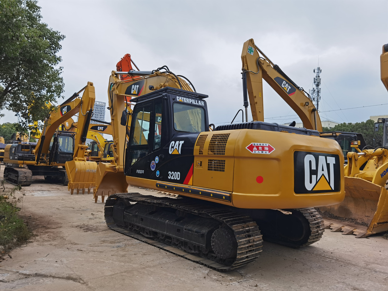 CATERPILLAR 320D - Гусеничный экскаватор: фото 1 CATERPILLAR 320D - Гусеничный экскаватор: фото 1