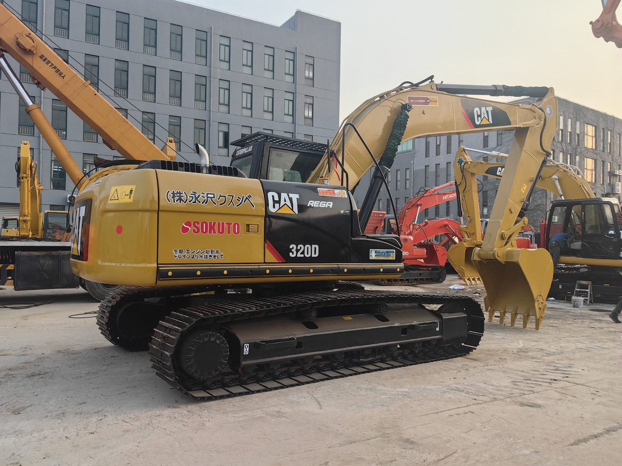 CATERPILLAR 320D - Гусеничный экскаватор: фото 1 CATERPILLAR 320D - Гусеничный экскаватор: фото 1