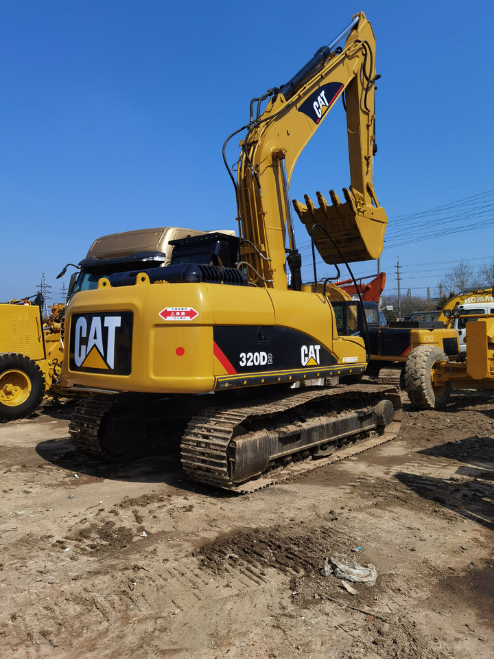 CATERPILLAR 320D2 - Гусеничный экскаватор: фото 1
