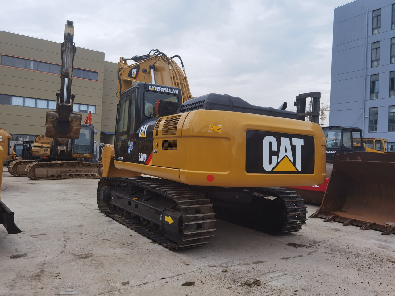 CATERPILLAR 330D2 - Гусеничный экскаватор: фото 1 CATERPILLAR 330D2 - Гусеничный экскаватор: фото 1