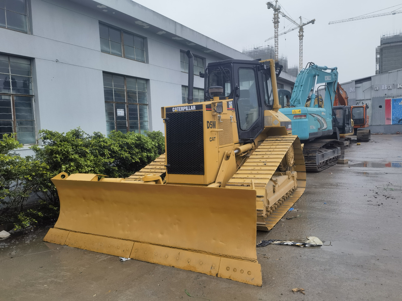 CATERPILLAR D5M BULLDOZER - Бульдозер: фото 1 CATERPILLAR D5M BULLDOZER - Бульдозер: фото 1