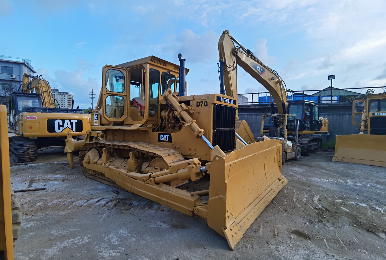 CATERPILLAR D7G BULLDOZER - Бульдозер: фото 1 CATERPILLAR D7G BULLDOZER - Бульдозер: фото 1