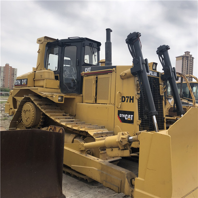 CATERPILLAR D7H BULLDOZER - Бульдозер: фото 1 CATERPILLAR D7H BULLDOZER - Бульдозер: фото 1
