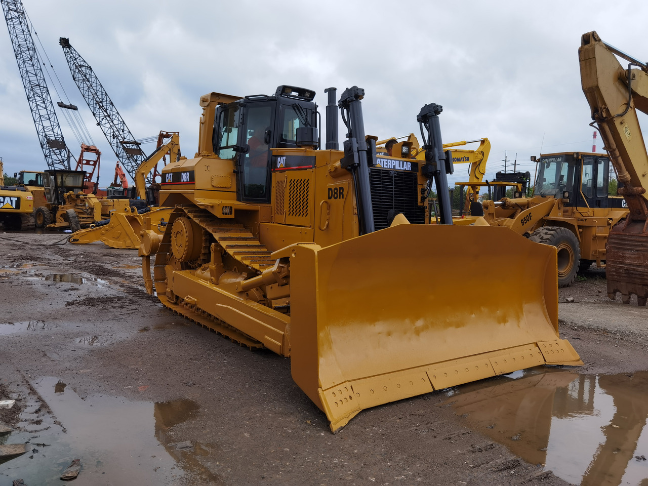 CATERPILLAR D8R BULLDOZER - Бульдозер: фото 1 CATERPILLAR D8R BULLDOZER - Бульдозер: фото 1
