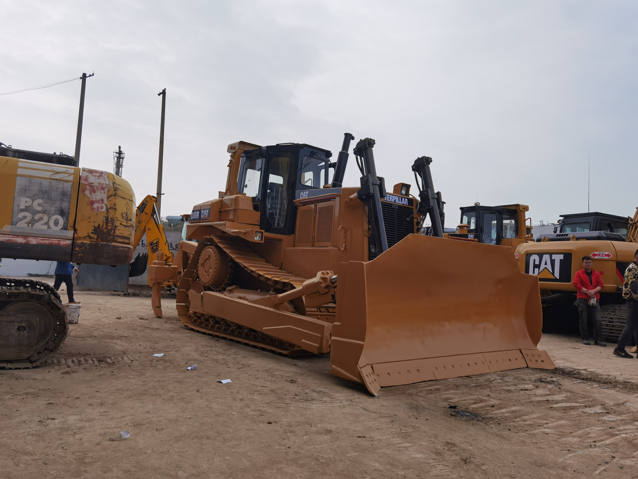 CATERPILLAR D8R BULLDOZER - Бульдозер: фото 1 CATERPILLAR D8R BULLDOZER - Бульдозер: фото 1
