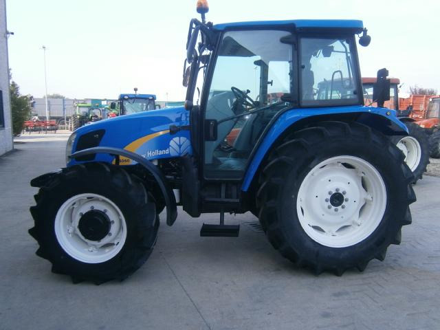 Трактор New Holland T 5060: фото 1 Трактор New Holland T 5060: фото 1