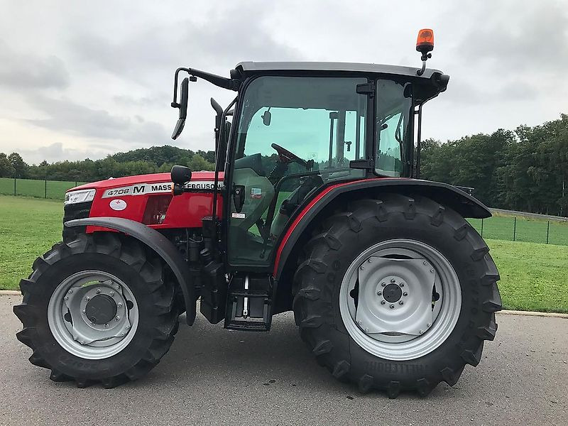 Massey Ferguson MF 4708 M "Aktionsmodell" - Трактор: фото 1 Massey Ferguson MF 4708 M "Aktionsmodell" - Трактор: фото 1