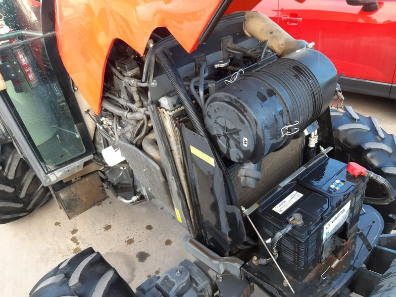 Трактор Kubota M8540: фото 9