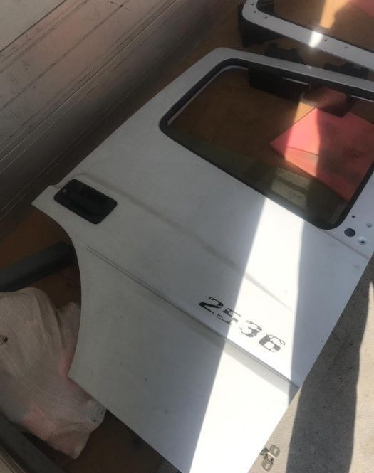 Mercedes-Benz Actros,ATEGO,AXOR truck - Дверь и запчасти для Грузовиков: фото 1 Mercedes-Benz Actros,ATEGO,AXOR truck - Дверь и запчасти для Грузовиков: фото 1