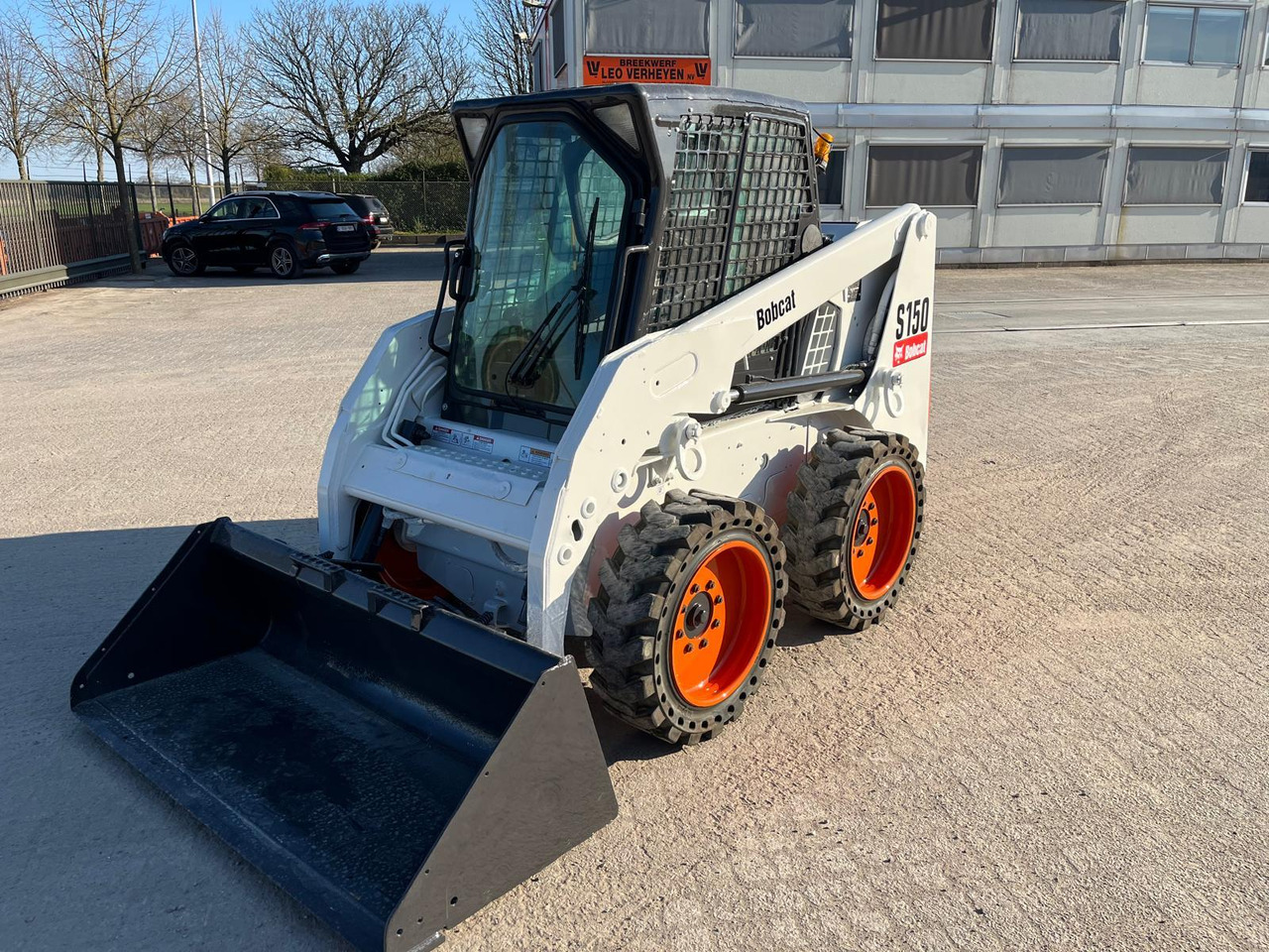 Bobcat S150 - Мини-погрузчик с бортовым поворотом: фото 3 Bobcat S150 - Мини-погрузчик с бортовым поворотом: фото 3