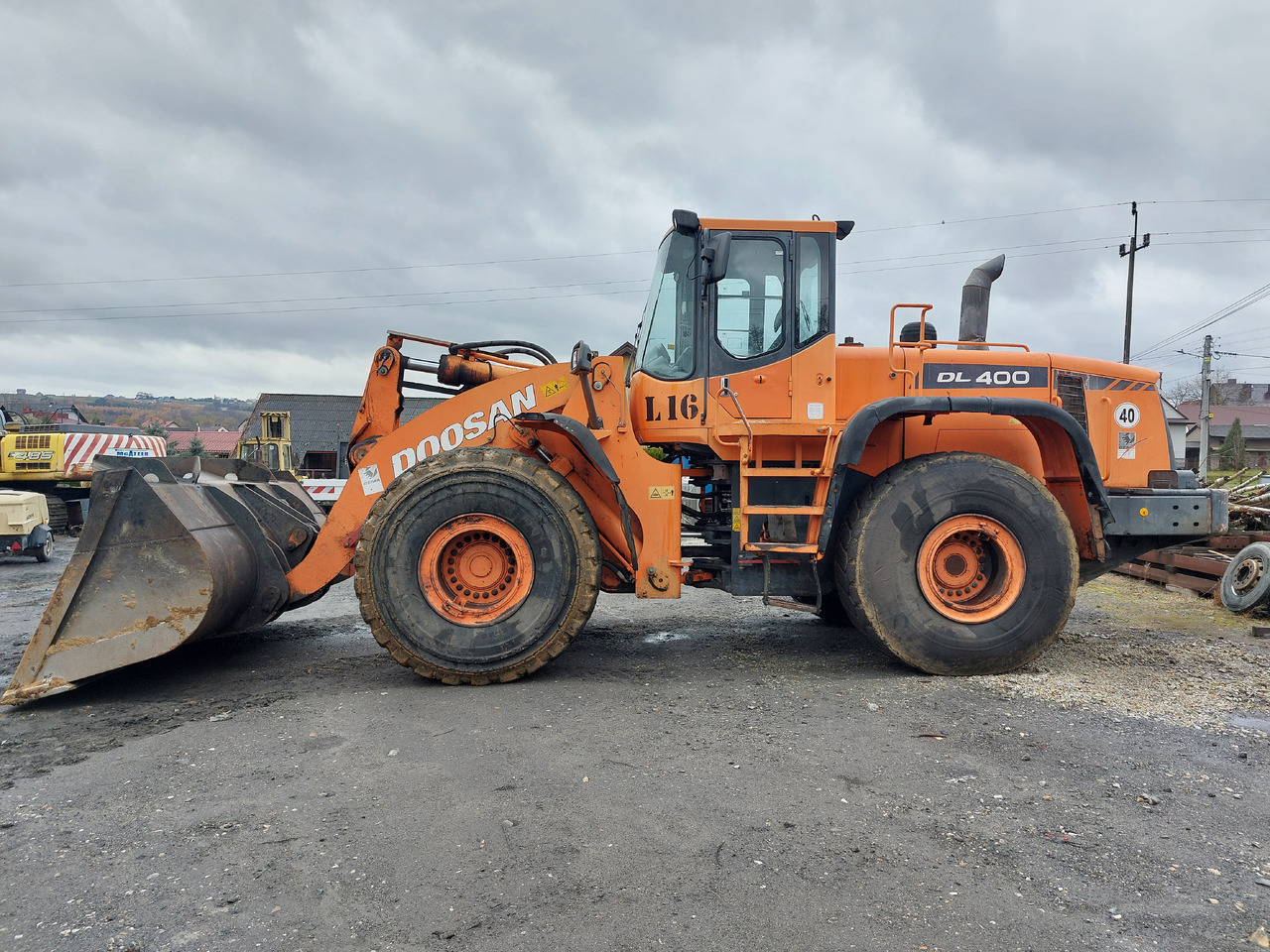DOOSAN DL400 - Колёсный погрузчик: фото 1
