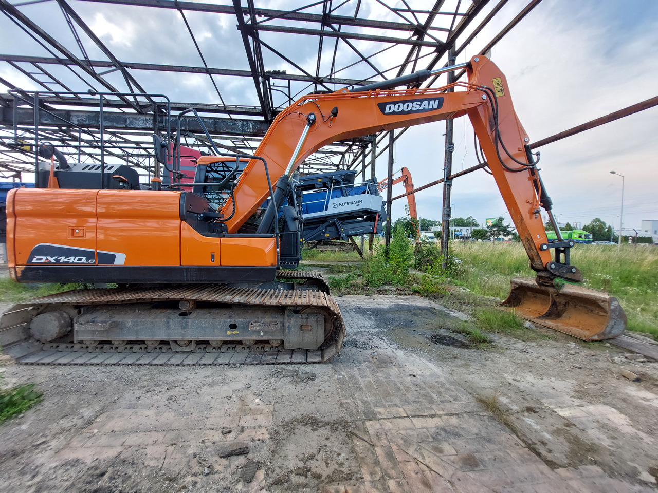DOOSAN DX140LC-5 - Гусеничный экскаватор: фото 1