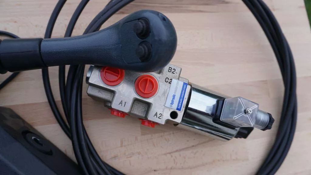 Фронтальный погрузчик для трактора для Грузовиков Front loader valve with Load Sensing LS valve 4 function Joystick 90 l/min 24 gp Case IH: фото 9