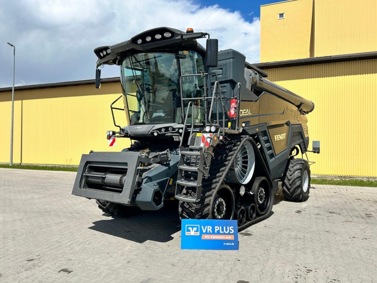 Fendt IDEAL 8T NEUMASCHINE!! INKL SW+SWW - Зерноуборочный комбайн: фото 1 Fendt IDEAL 8T NEUMASCHINE!! INKL SW+SWW - Зерноуборочный комбайн: фото 1
