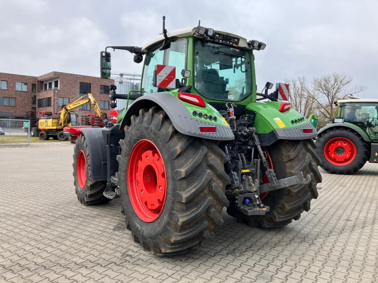 Fendt VARIO 728 GEN 7//RTK//VARIO GRIP - Трактор: фото 3 Fendt VARIO 728 GEN 7//RTK//VARIO GRIP - Трактор: фото 3