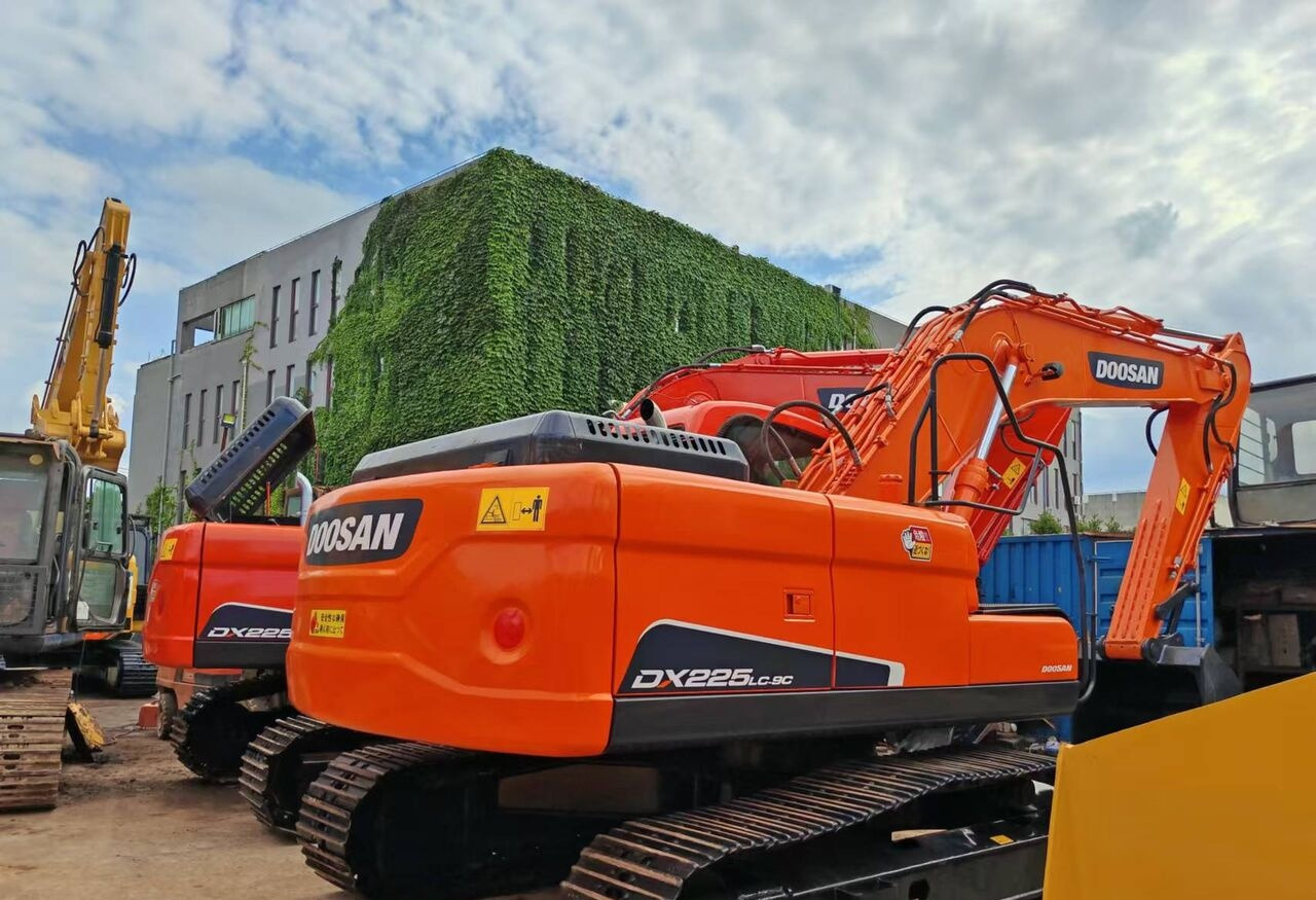 Doosan DX225LC - Гусеничный экскаватор: фото 4 Doosan DX225LC - Гусеничный экскаватор: фото 4